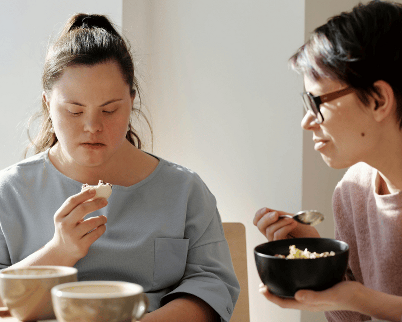 two women eating